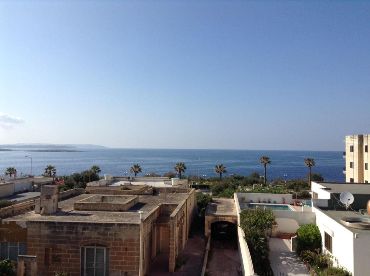 Seafront Apartment With Pool セント・ポールズ・ベイ エクステリア 写真