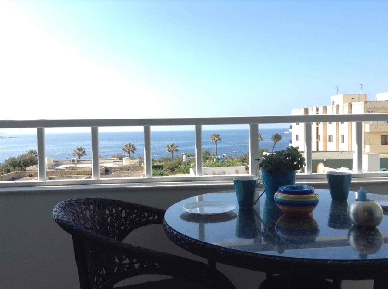 Seafront Apartment With Pool セント・ポールズ・ベイ エクステリア 写真